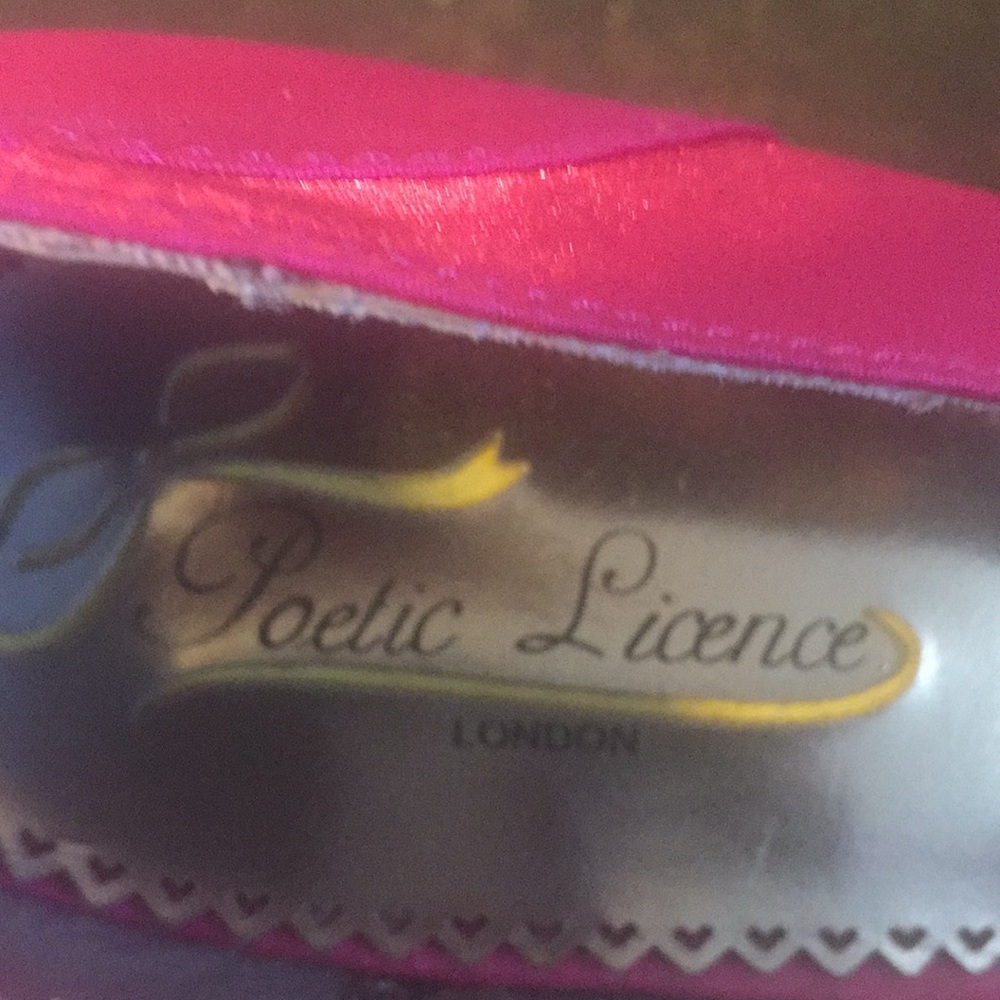 Shoes - Picture 4 of 8